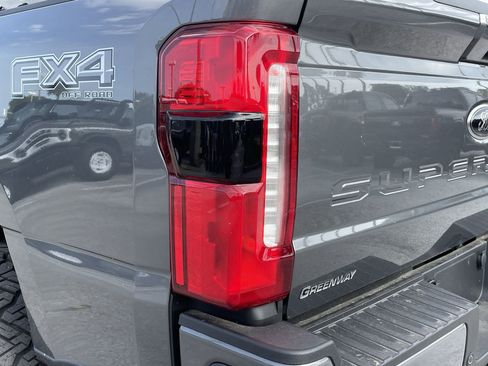 New 2026 Ford F250 Lariat w/ Black Appearance Package AWD/4WD image 8