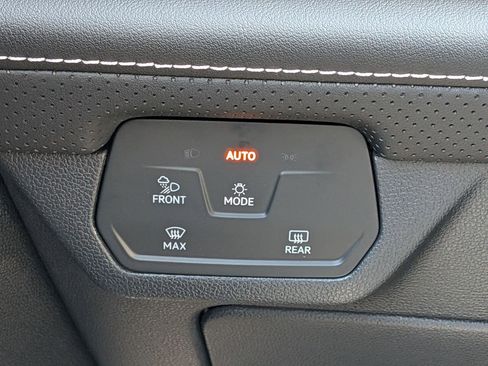 New 2026 Volkswagen Atlas SE image 17