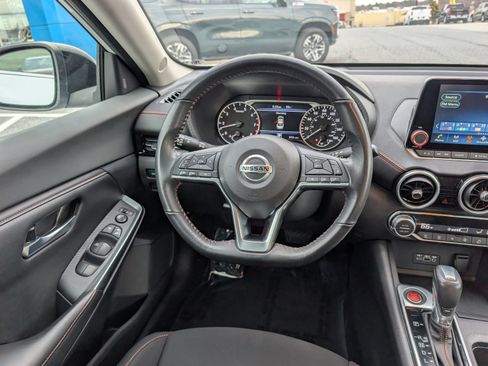 Used 2023 Nissan Sentra SR w/ Electronics Package FWD image 17
