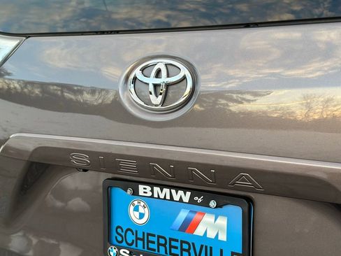 Used 2013 Toyota Sienna SE image 13