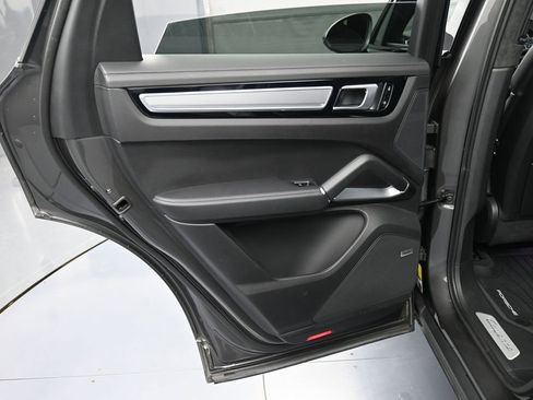Certified 2021 Porsche Cayenne Turbo image 24