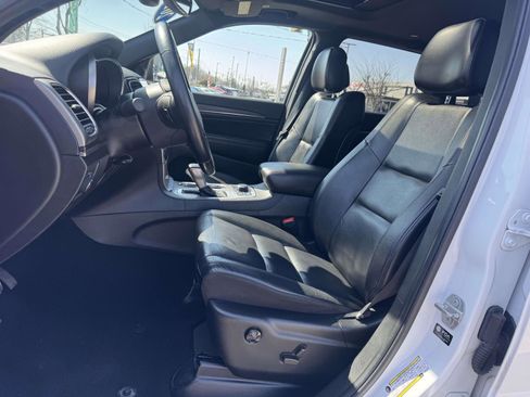 Used 2021 Jeep Grand Cherokee Limited image 13