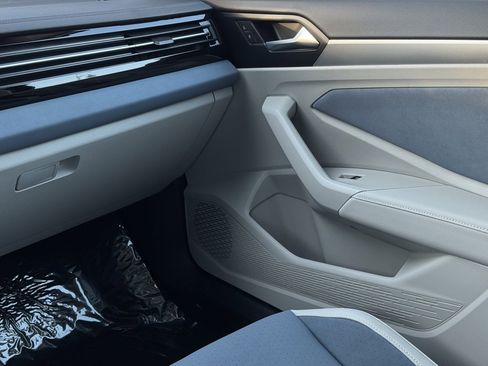 New 2025 Volkswagen Jetta SE image 27