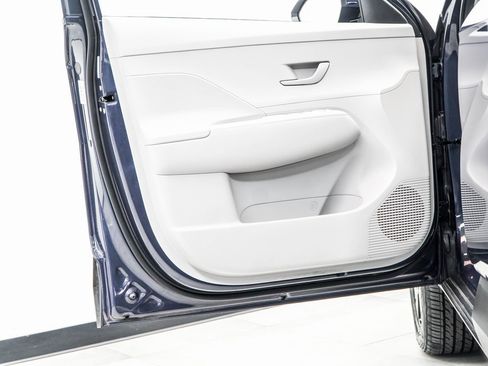 Used 2025 Hyundai Kona SEL image 46