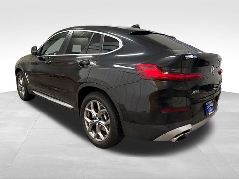Used 2022 BMW X4 xDrive30i image 2
