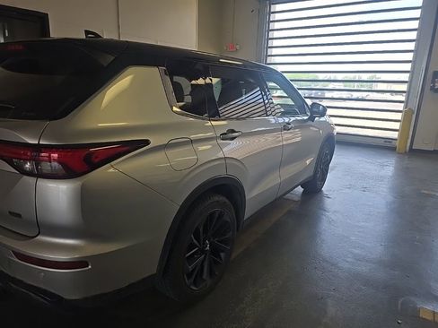 Used 2023 Mitsubishi Outlander SEL Black Edition AWD/4WD image 3