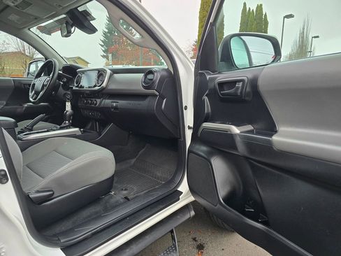 Used 2022 Toyota Tacoma SR5 image 13