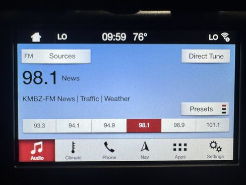 Used 2018 Ford Fusion SE w/ Equipment Group 602A FWD image 3