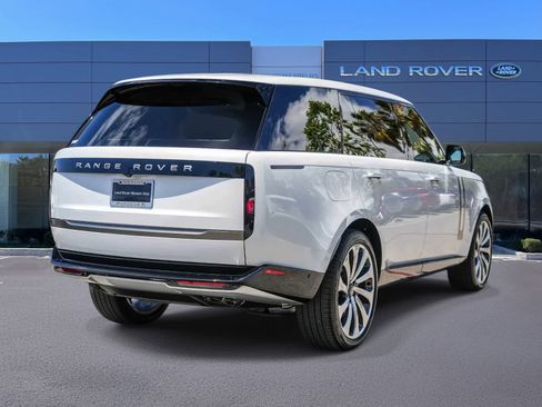 New 2026 Land Rover Range Rover Long Wheelbase SE AWD/4WD image 4