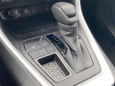 Used 2024 Toyota RAV4 XLE image 29