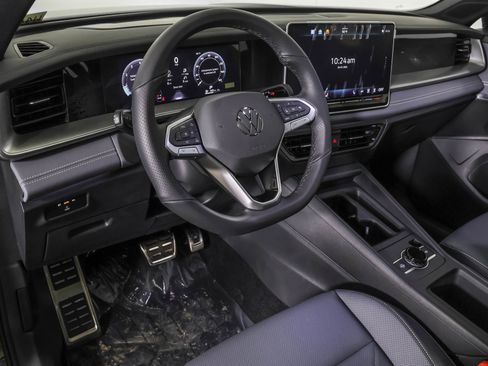 New 2026 Volkswagen Tiguan SE R-Line AWD/4WD image 3