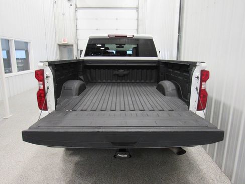 Used 2022 Chevrolet Silverado 2500 Custom w/ Custom Value Package image 15