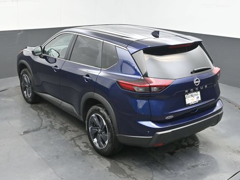 Used 2025 Nissan Rogue SV FWD image 25