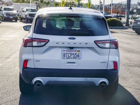 Used 2020 Ford Escape SE image 5