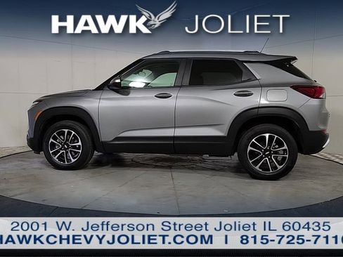 Used 2025 Chevrolet TrailBlazer LT AWD/4WD image 5