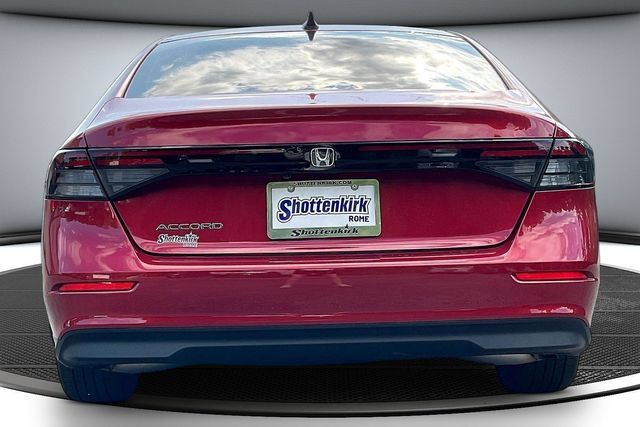 Certified 2025 Honda Accord SE image 6