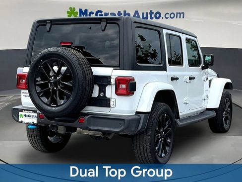 Used 2022 Jeep Wrangler Unlimited Sahara w/ Dual Top Group AWD/4WD image 8