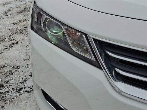 Used 2016 Chevrolet Impala LT w/ Convenience Package image 9