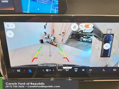 Used 2025 Ford Expedition Platinum w/ Driver's Package image 21