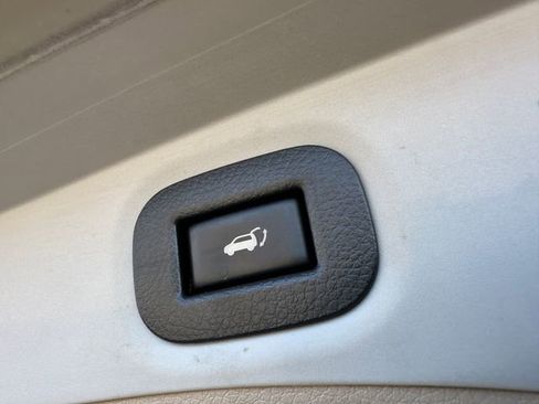 Used 2015 Nissan Rogue SL w/ SL Premium Package image 34