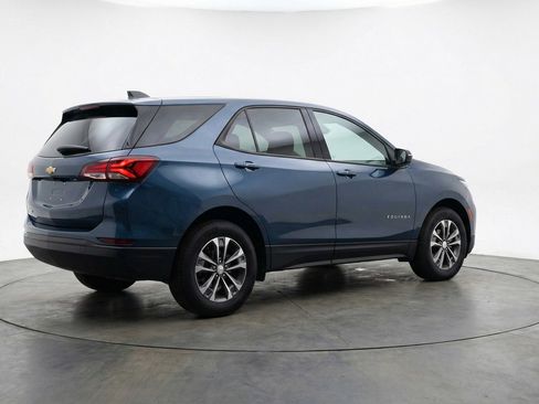 Used 2025 Chevrolet Equinox LT FWD image 7