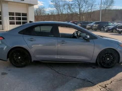 Used 2022 Toyota Corolla SE w/ Carpet Mat Package (TMS) image 9