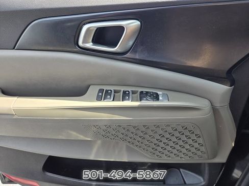 Used 2025 Kia Carnival FWD image 25