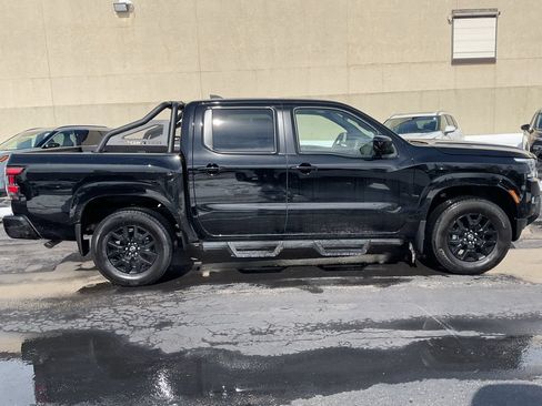 Used 2023 Nissan Frontier SV w/ Midnight Edition Package AWD/4WD image 4
