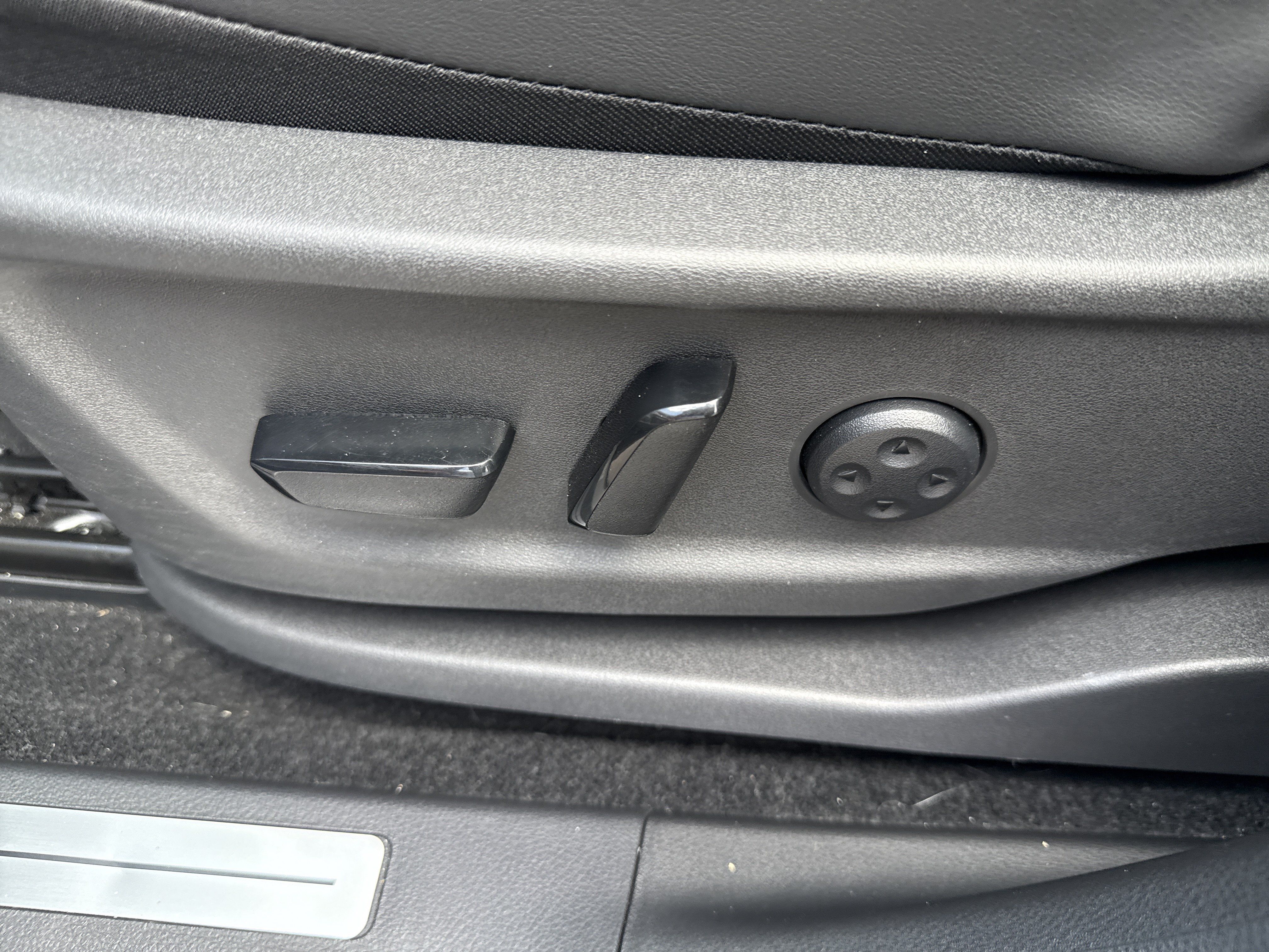Certified 2024 Nissan Ariya AWD image 16