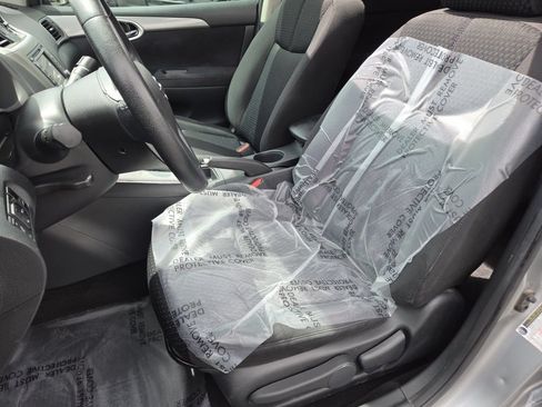 Used 2013 Nissan Sentra SR w/ Premium Pkg FWD image 6