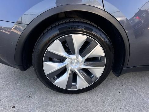Used 2021 Tesla Model Y 2WD image 35