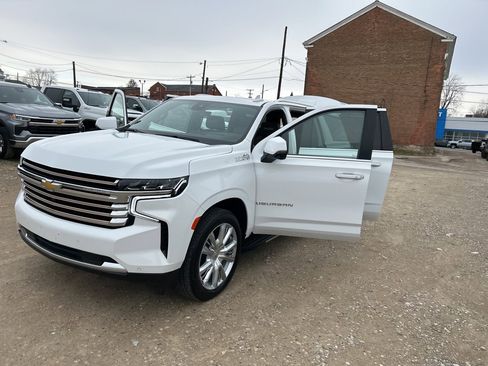 Used 2024 Chevrolet Suburban High Country image 27