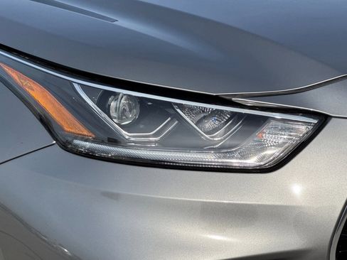 New 2026 Toyota Highlander Platinum image 9