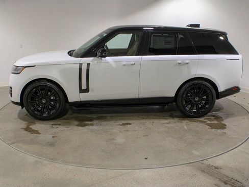 New 2025 Land Rover Range Rover SE image 2