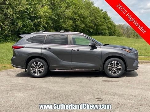 Used 2023 Toyota Highlander XLE image 8