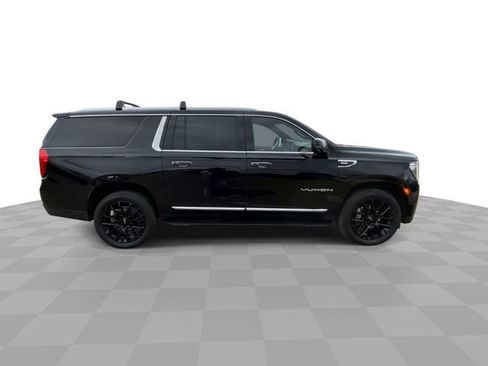 Used 2022 GMC Yukon XL SLT w/ SLT Premium Package image 9