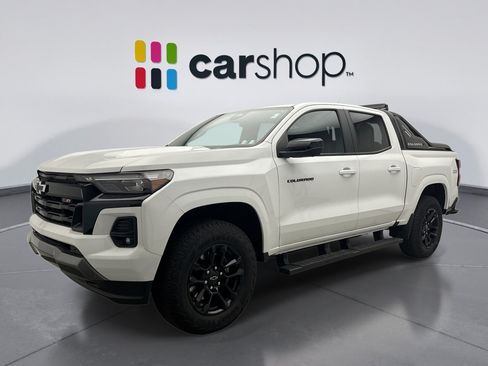 Used 2025 Chevrolet Colorado Z71 w/ Midnight Edition AWD/4WD image 1