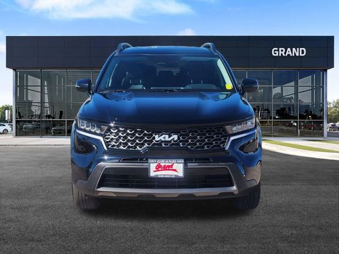 Certified 2023 Kia Sorento S image 4