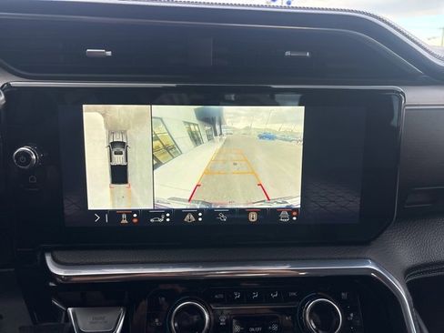 Used 2024 GMC Sierra 3500 Denali w/ Technology Package image 22