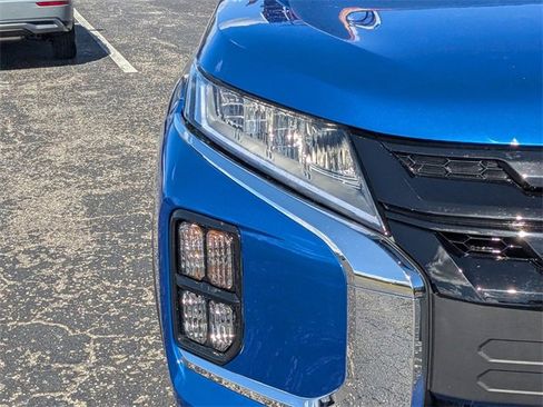 Used 2025 Mitsubishi Outlander Sport LE image 9