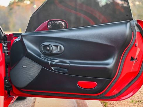 Used 2002 Chevrolet Corvette Z06 w/ Memory Pkg image 94