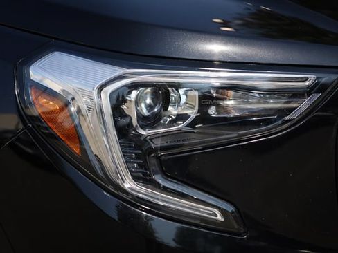 Used 2021 GMC Terrain SLT w/ Infotainment Package II AWD/4WD image 16