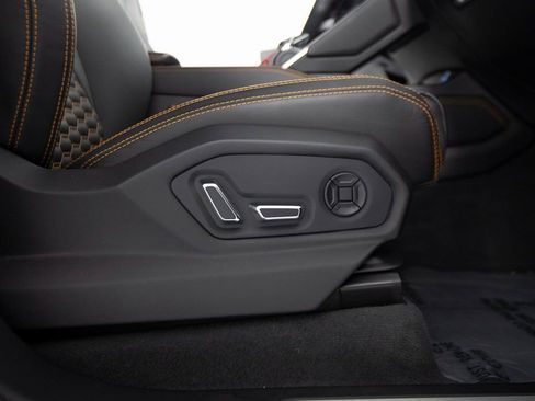 Used 2022 Lamborghini Urus image 32