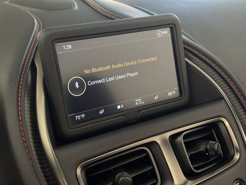 Used 2023 Aston Martin DB11 Volante image 30