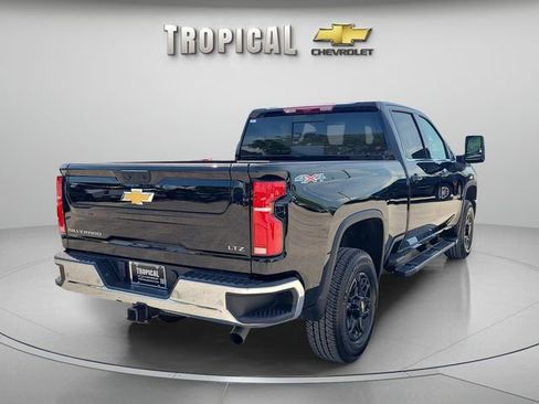 Used 2025 Chevrolet Silverado 2500 LTZ w/ LTZ Premium Package AWD/4WD image 3