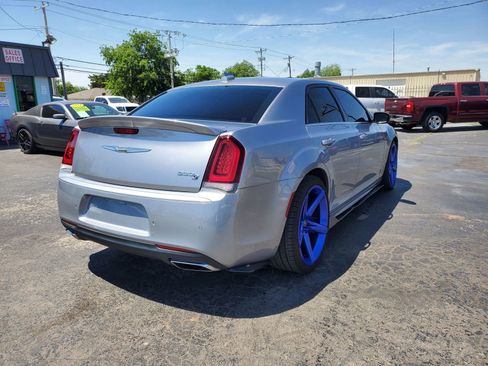 Used 2018 Chrysler 300 S w/ 300S Premium Group image 6