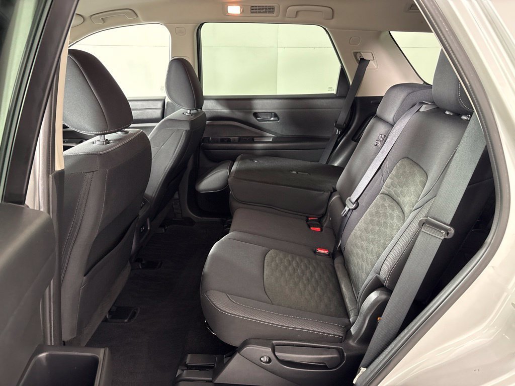 Used 2024 Nissan Pathfinder SV FWD image 25