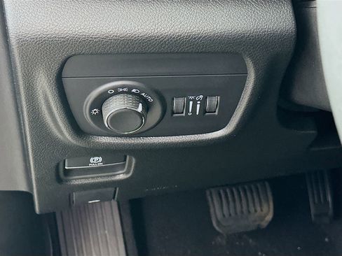 New 2025 Jeep Grand Cherokee L Altitude image 14