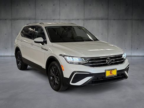 Used 2023 Volkswagen Tiguan SE image 7