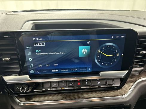 Used 2023 Chevrolet Silverado 1500 LT AWD/4WD image 14